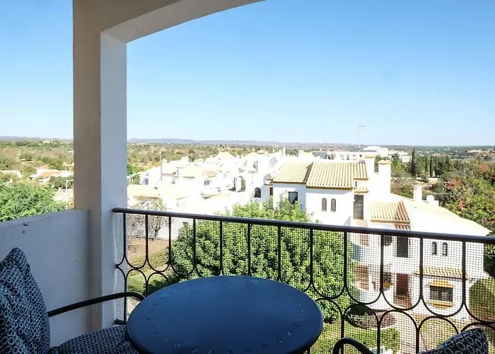 Ninho Azul タヴィラ